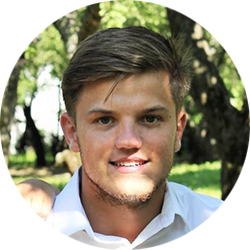 Менеджер отдела продаж Шашков Роман